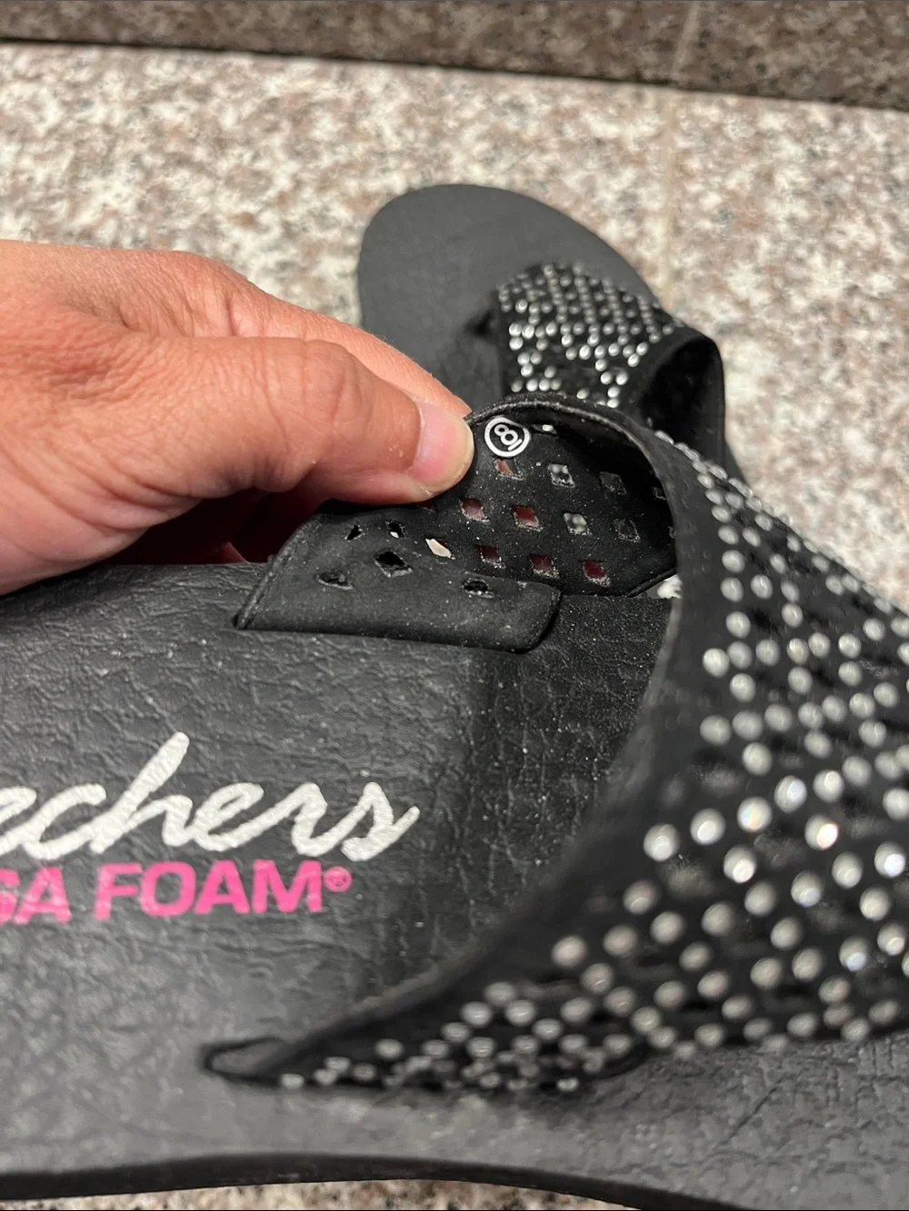 Skechers Womens Black and White Rhinestone Yoga Foam Thong Sandals - Picture 5 of 12